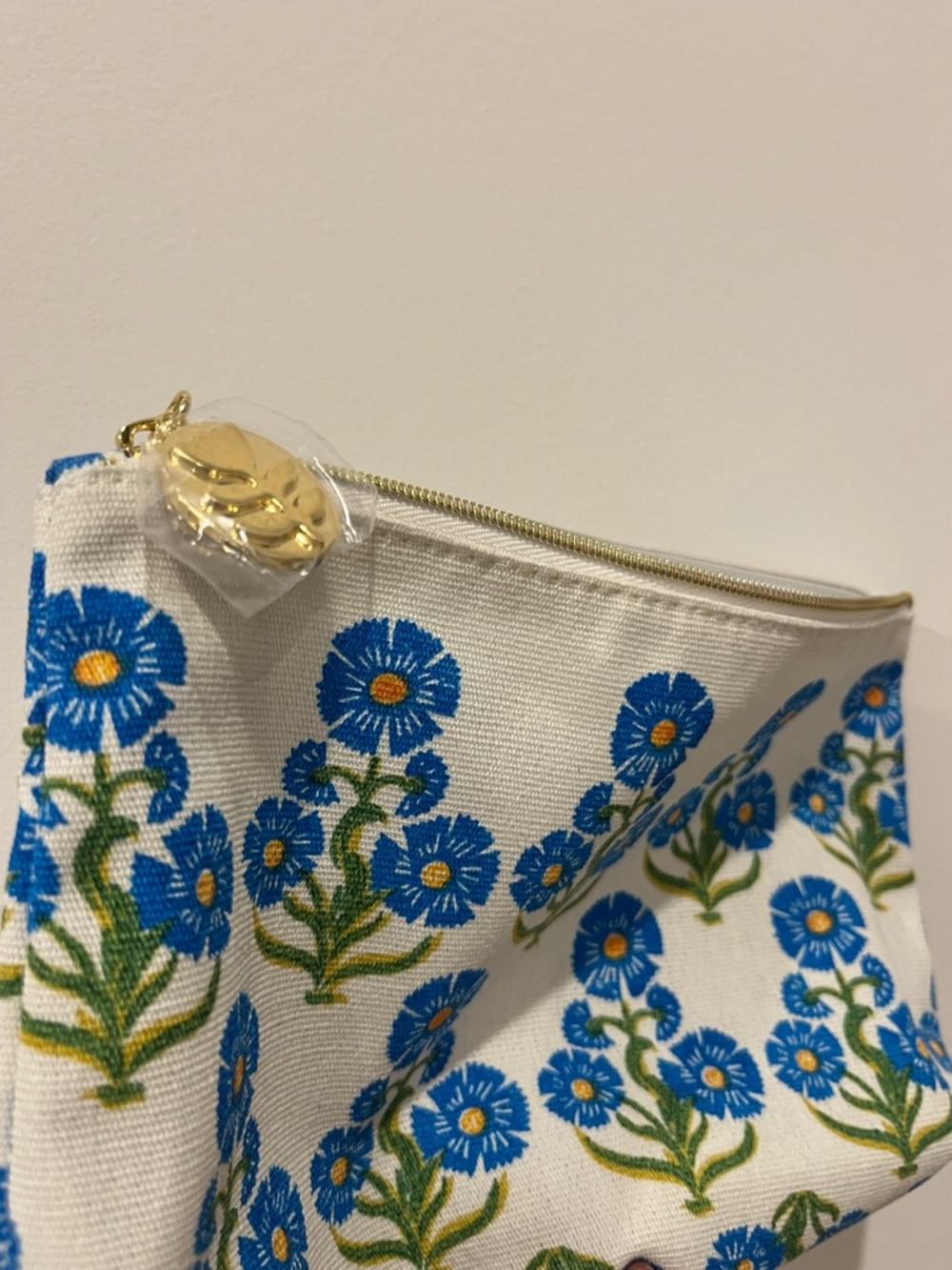 Estee Lauder Blue Floral Canvas Cosmetic Pouch - Picture 6 of 6